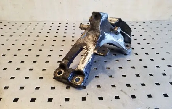 Audi A8 S8 D4 4H Engine mounting bracket 4G0199308E 8K0199388BD