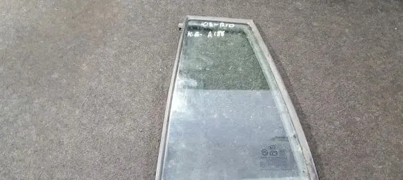 Rear vent window glass