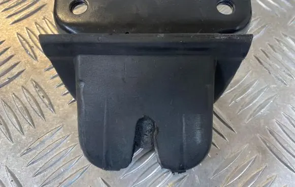 Audi A6 S6 C5 4B Tailgate/trunk/boot lock/catch/latch 4B9827505E