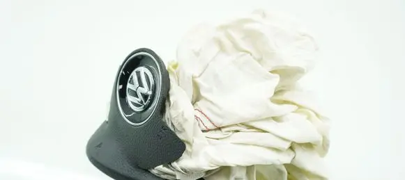 Volkswagen PASSAT B8 Steering wheel airbag 5G0880201C