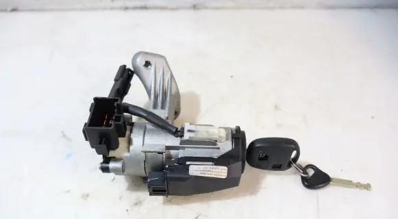 Toyota Corolla Verso E121 Ignition lock