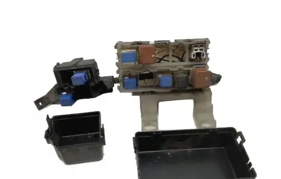 Nissan X-Trail T30 Fuse box set