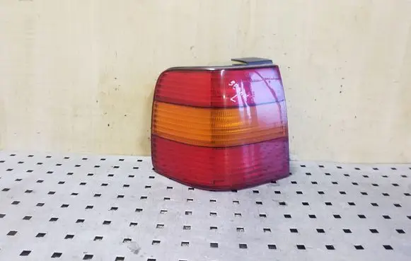 Volkswagen PASSAT B4 Rear/tail lights 3A5945111