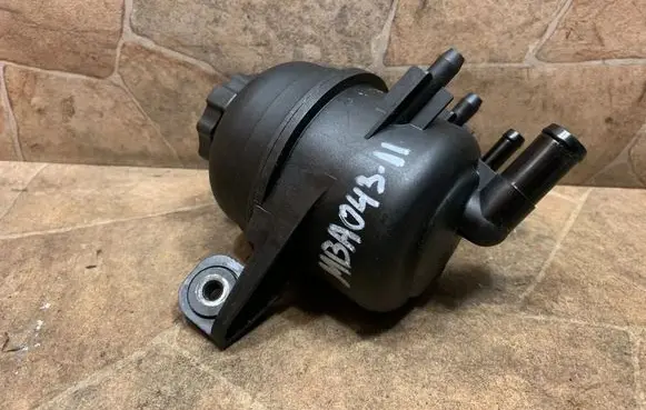 Mercedes-Benz SL R230 Power steering fluid tank/reservoir A2304660202