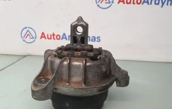 BMW 5 F10 F11 Engine mount bracket 7935149 22117935149