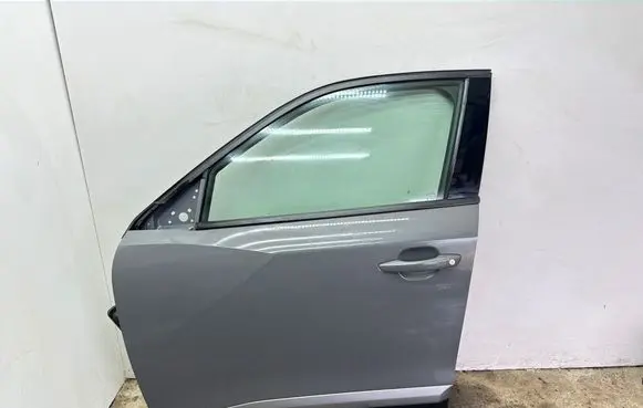 Peugeot 2008 II Front door 