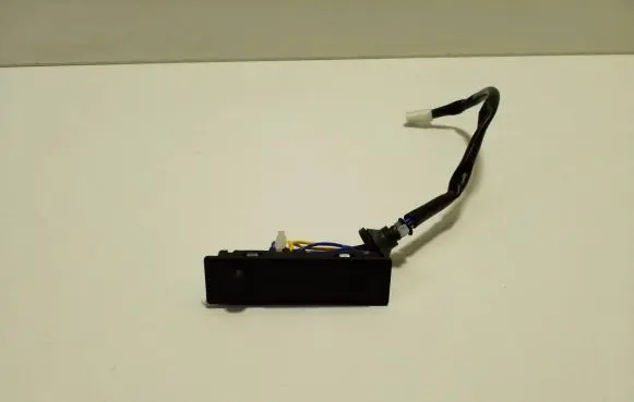 Nissan Qashqai J12 Tailgate opening switch 