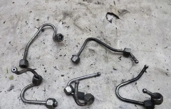 Nissan Juke I F15 Fuel line pipe GMAUTO4574097