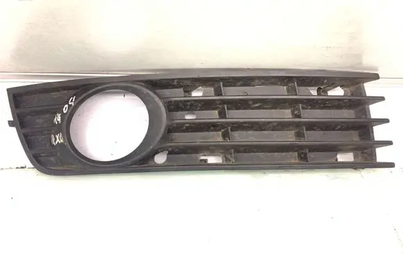 Audi A4 S4 B6 8E 8H Front bumper lower grill 8E0807682A