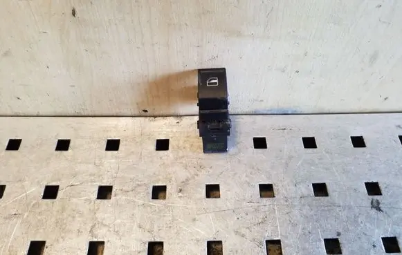 Volkswagen Tiguan Electric window control switch 7L6959855B