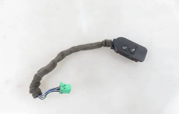Hummer H2 Seat heating switch 15117124