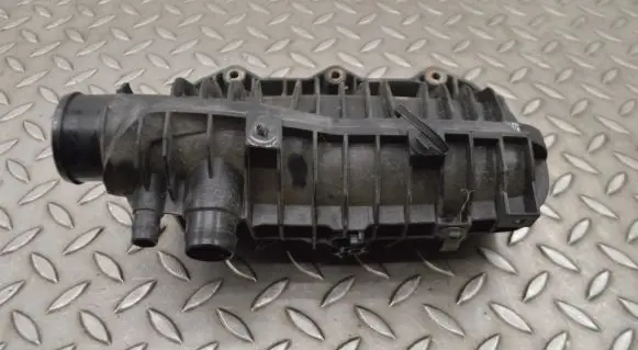 Ford Fiesta Intake manifold 1047092S01
