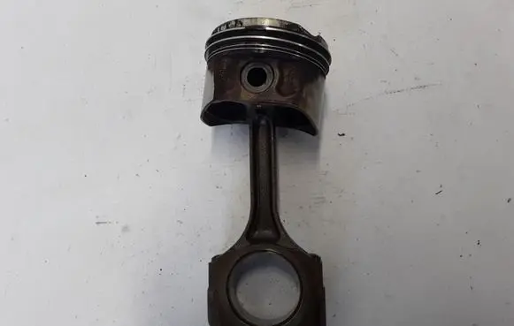Renault Megane II Piston with connecting rod 7701474855