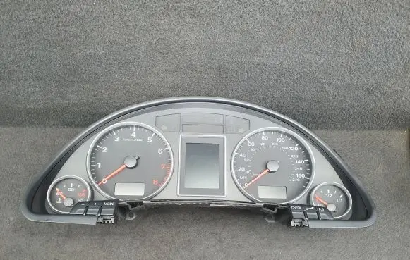 Audi A4 S4 B7 8E 8H Speedometer (instrument cluster) 8E0920950T RB8