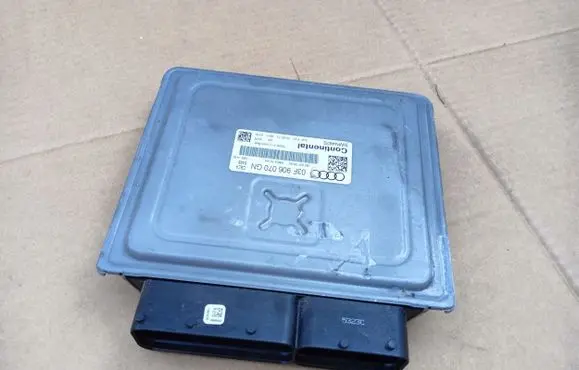 Audi A1 Engine control unit/module 03F906070GN