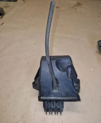 Vacuum air tank