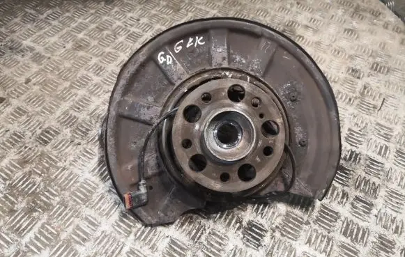 Mercedes-Benz GLK (X204) Rear wheel hub 2123502208 A2123502208