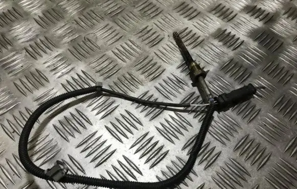 Mercedes-Benz C AMG W204 Exhaust gas temperature sensor a0071539528 1502965701038