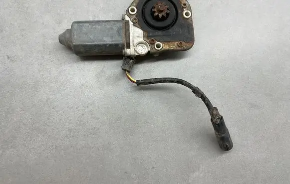 Ford Explorer Front door window regulator motor