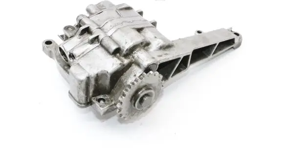 Mercedes-Benz E C207 W207 Oil pump A6421810095