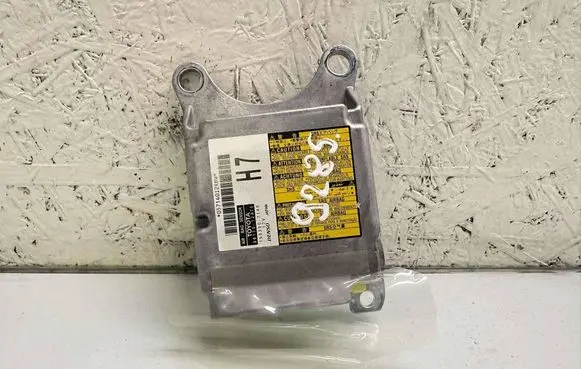 Toyota Auris 150 Airbag control unit/module 8917012A70 1503007140