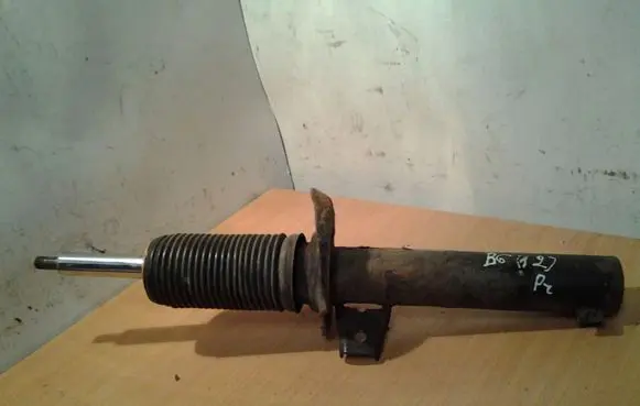 Volkswagen PASSAT B6 Front shock absorber/damper