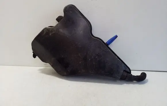 BMW i4 Windshield washer fluid reservoir/tank 7427885