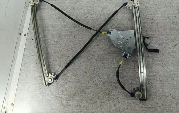 Renault Laguna II Front door window regulator with motor 