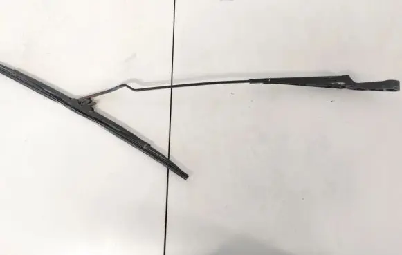 Volkswagen Golf III Front wiper blade arm 1h1955410a