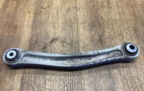 Rear control arm
