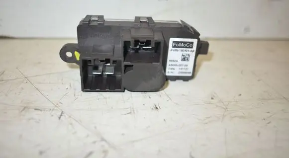 Ford Focus Heater blower motor/fan resistor AV6N19E624AB