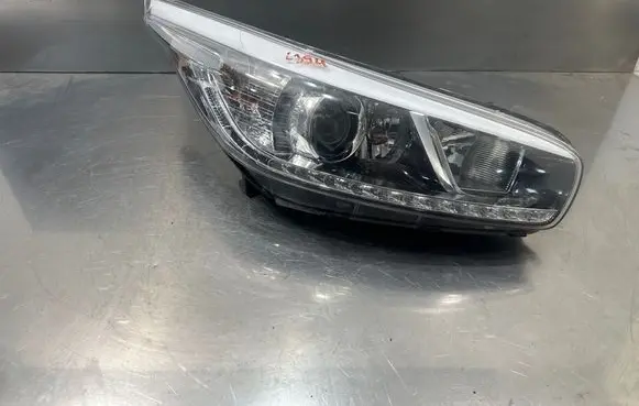 KIA Ceed Headlight/headlamp 92102A2220 R009B222G8W R009G222G8W