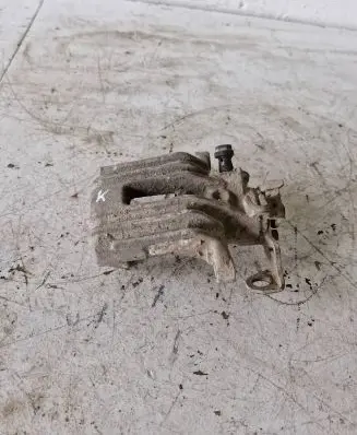 Volkswagen Golf IV Rear brake cylinder 