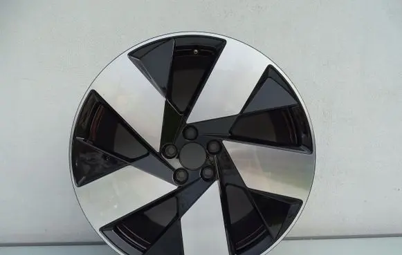 R20 alloy rim