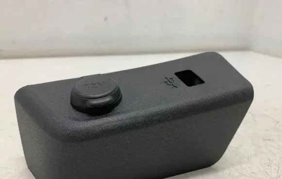 Opel Corsa F 12 V Socket (rear) 39181484 9830788880