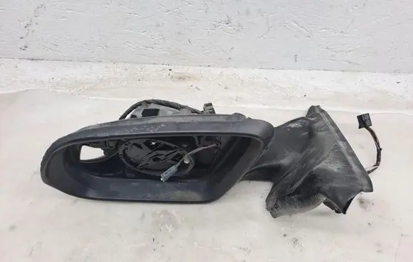 Front door electric wing mirror