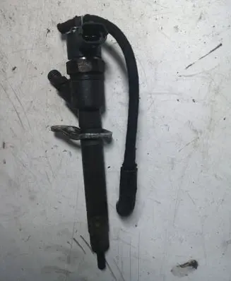 Volvo S80 Fuel injector 30777526 0445110