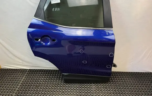 Nissan Qashqai Rear door