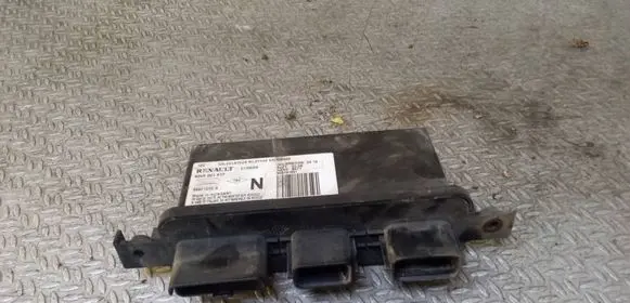 Renault Clio III Light module LCM 8200261817