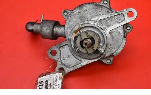 Toyota Corolla E10 Vacuum pump