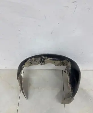 Front wheel arch liner splash guards