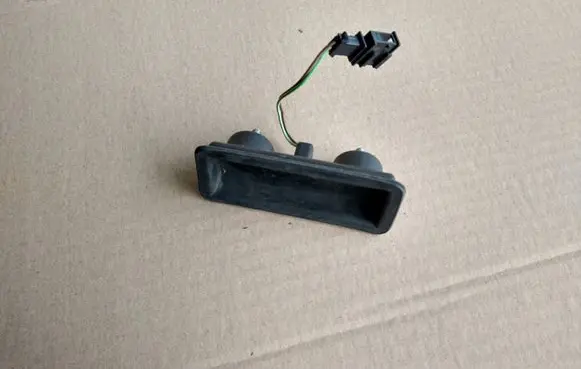 Skoda Fabia Mk1 (6Y) Tailgate opening switch 6Y0827574J6Y0827574K
