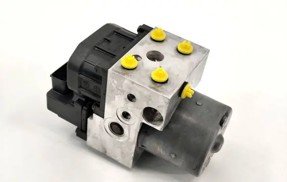Nissan Patrol Y61 ABS Pump 47660VC300