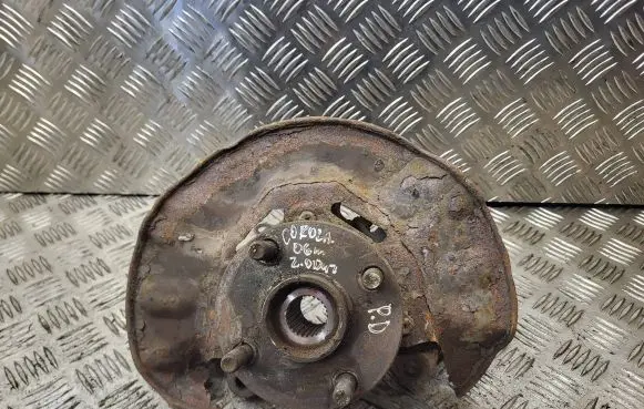 Front wheel hub