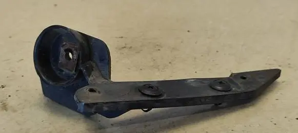 BMW 3 E90 E91 Front bumper mounting bracket 7136828 5164
