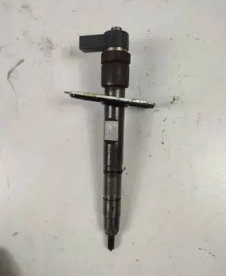 Audi A8 S8 D3 4E Fuel injector 0445110158 8415DN