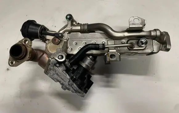 BMW 4 F36 Gran coupe EGR valve cooler 8596444