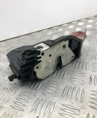 BMW X6 E71 Front door lock 7202143 A053702