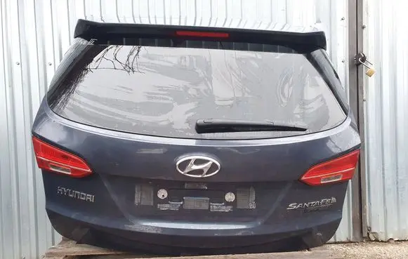 Hyundai Santa Fe Truck tailgate 