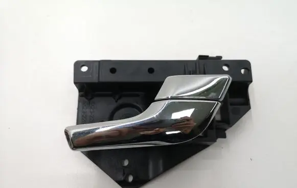 Rear door interior handle